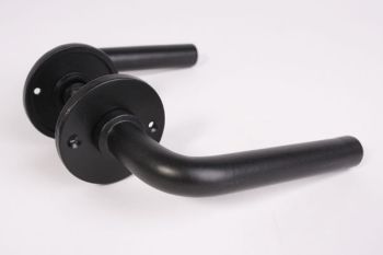 Door handle industrial round 16mm black with round rosettes