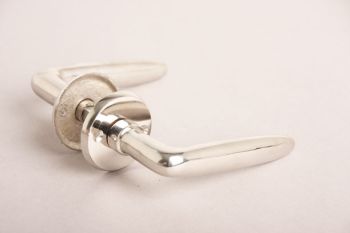 Door handle Dudok shiny nickel with round rosettes per pair