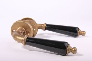 Classic door handle with rosettes bronze antique with black porcelain per pair
