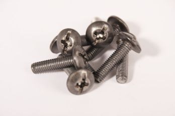 Bolts M6x30mm iron per 10 pieces