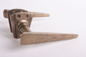 Door handle Art Deco with Art Deco rosettes per pair bronze antique