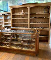 Visit address interior of interiorhardware.com